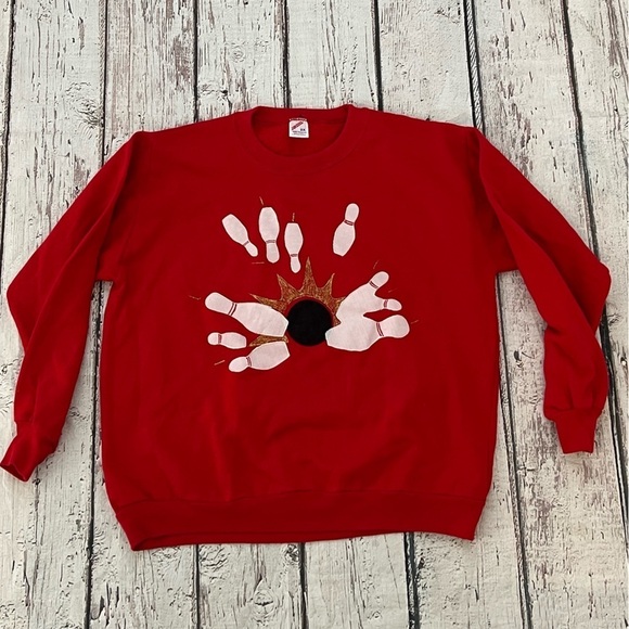 Vintage 1980s Bowling Sports Uniform 80s Bowling Gift Crewneck Sweatshirt - Picture 1 of 4